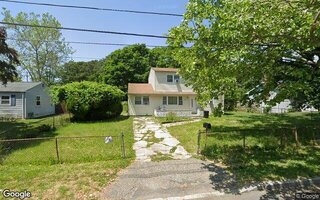 86 Eisenhower Ave, Brentwood, NY 11717