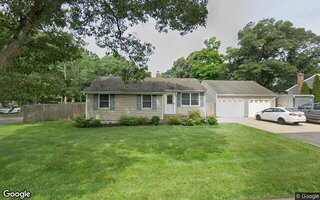 86 Hammond Ln, Centereach, NY 11720