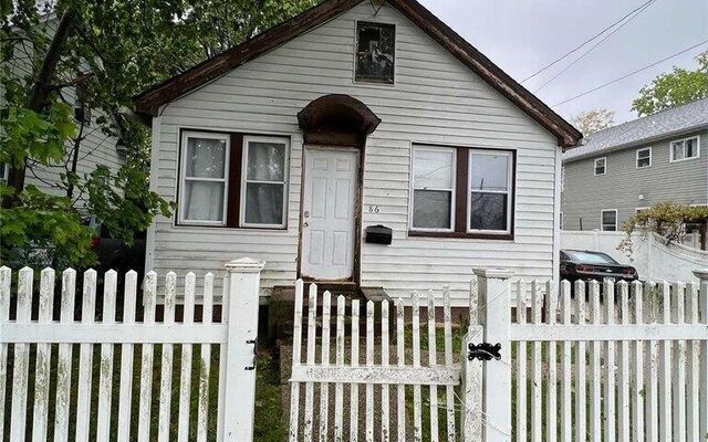 86 Linden Ave, Hempstead, NY 11550 (House View)