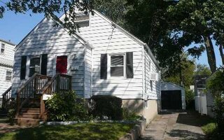 87 Central Blvd, Merrick, NY 11566