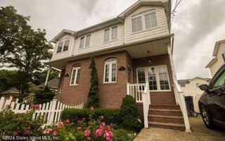 87 Harris Ln, Staten Island, NY 10309
