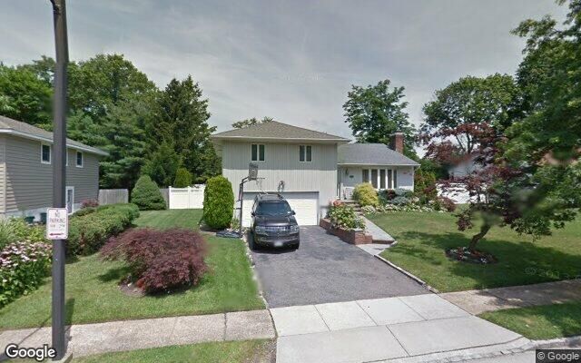 87 Todd Dr N, Glen Head, NY 11545