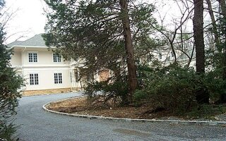 873 Remsens Ln, Oyster Bay, NY 11771