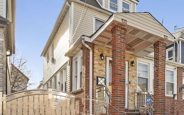 88-44 202nd St, Hollis, NY 11423