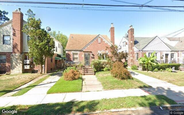 88-54 210th St, Queens Village, NY 11427