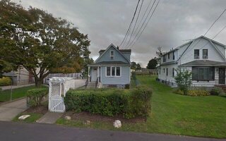 88 Farmers Ave, Lindenhurst, NY 11757