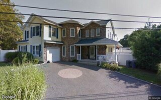 88 Lake Dr, Copiague, NY 11726
