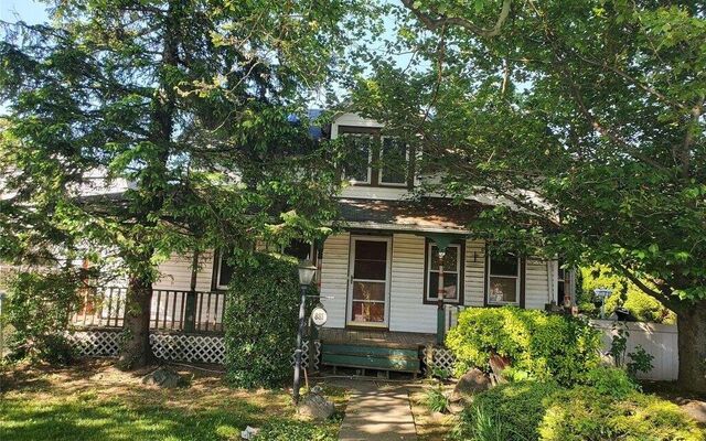 881 Main St, Farmingdale, NY 11735 (Incomplete)