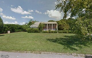 885 Manor Ln, Bay Shore, NY 11706