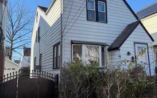 89-22 210th Pl, Queens Village, NY 11427