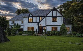 89 Bayview Ave, Great Neck, NY 11021