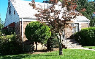 89 Chase St, Hempstead, NY 11550