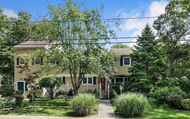 89 Circuit Rd, Bellport, NY 11713