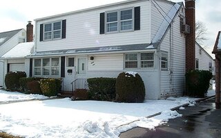 89 S Windhorst Ave, Bethpage, NY 11714