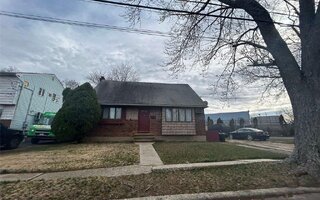 89 Sherman Ave, Bethpage, NY 11714