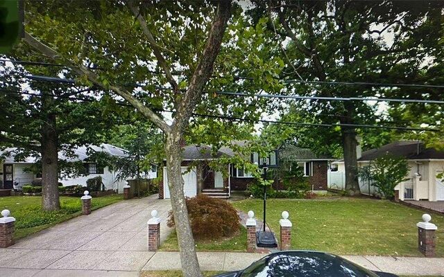 892 Barry Dr W, Valley Stream, NY 11580 (Yard)