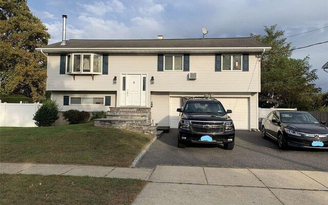 897 Connetquot Ave, Islip Terrace, NY 11752