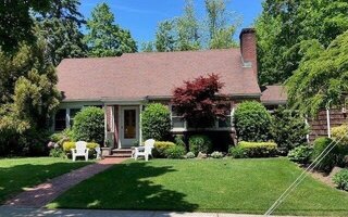 9 Barlow Ave, Glen Cove, NY 11542