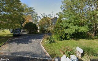 9 Beatrice Ln, Glen Cove, NY 11542