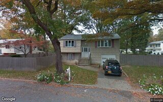 9 Delane Pl, Huntington, NY 11743
