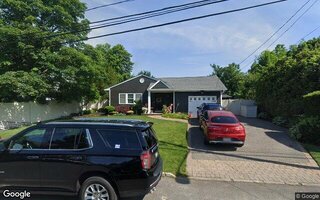 9 Erwin St, Sayville, NY 11782
