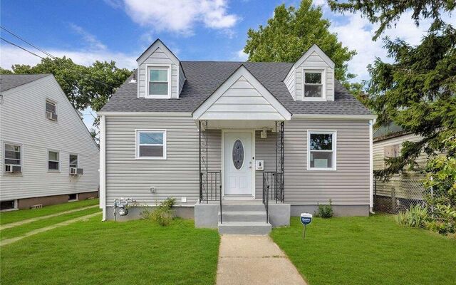 9 Frederick Ave, Roosevelt, NY 11575 (Yard)