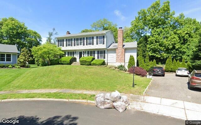 9 Harrison Woods Ct, Northport, NY 11768