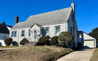 9 Hewlett Point Ave, East Rockaway, NY 11518