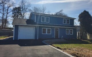 9 Lawrence Cir, Islip, NY 11751