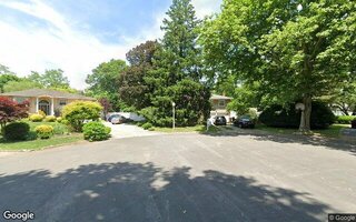 9 Miami Ct, Hauppauge, NY 11788