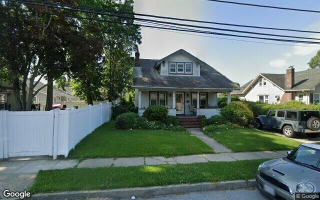9 Morton Ave, Freeport, NY 11520