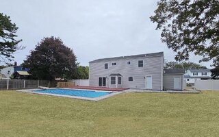 9 Redlef St, East Patchogue, NY 11772