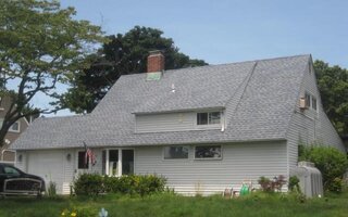 9 Redwood Ln, Levittown, NY 11756