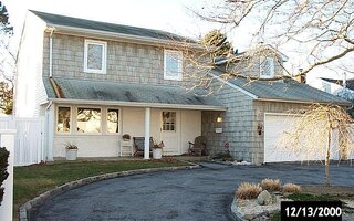 9 Reynolds Dr, Lido Beach, NY 11561