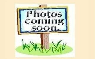 9 Suggs Ln, Hicksville, NY 11801
