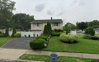 9 Wayside Ln, Selden, NY 11784