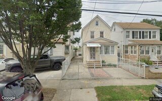 90-06 204th St, Hollis, NY 11423