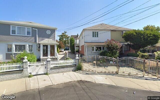 90-23 184th St, Hollis, NY 11423