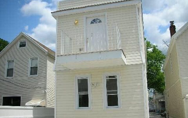 90-58 199th St, Hollis, NY 11423