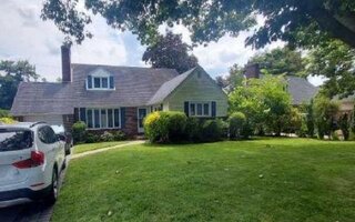 90 Amherst St, Garden City, NY 11530