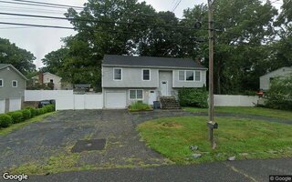 90 Dorchester Rd, Ronkonkoma, NY 11779