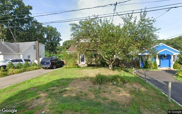90 Overlook Dr, Mastic, NY 11950