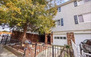 90 Park Hill Ave, Staten Island, NY 10304