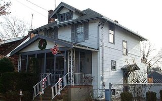 90 Vincent Pl, Lynbrook, NY 11563
