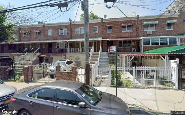 906 E 220th St, Bronx, NY 10469