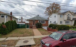 907 N 2nd St, New Hyde Park, NY 11040