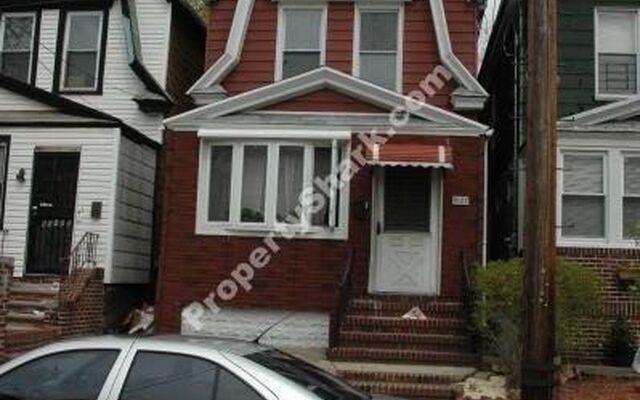 91-27 89th St, Woodhaven, NY 11421