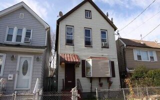 91-34 81st St, Woodhaven, NY 11421