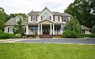 91 Barnes Rd, Manorville, NY 11949