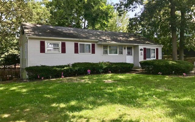 91 Brunswick Rd, Ronkonkoma, NY 11779